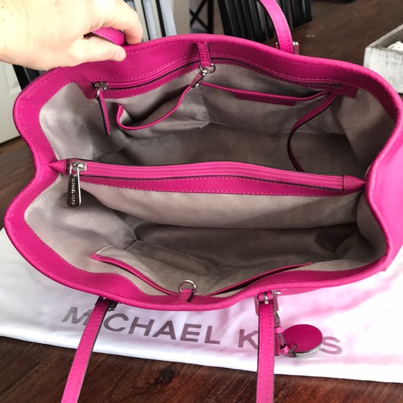 Michael Kors tote - Picture 2 of 3